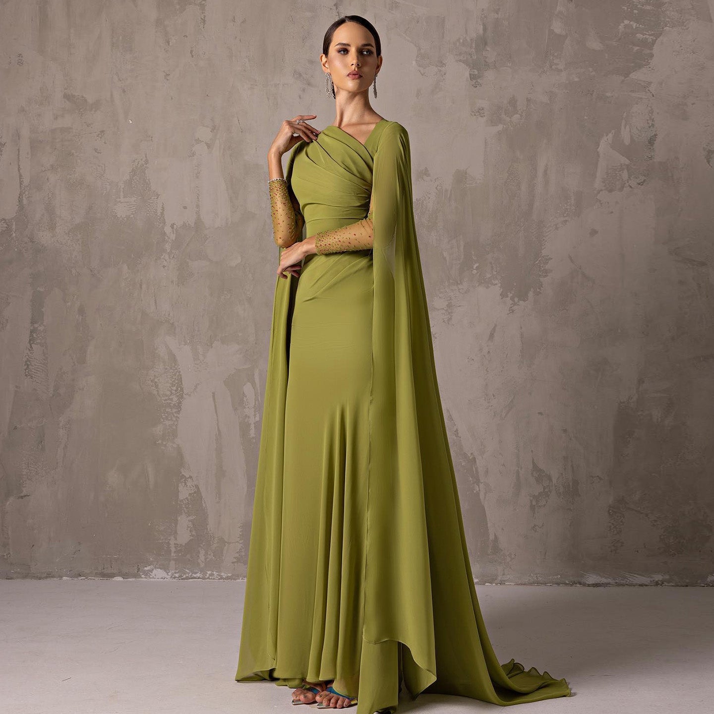Elegant Green Long Sleeve Evening Dress with cape