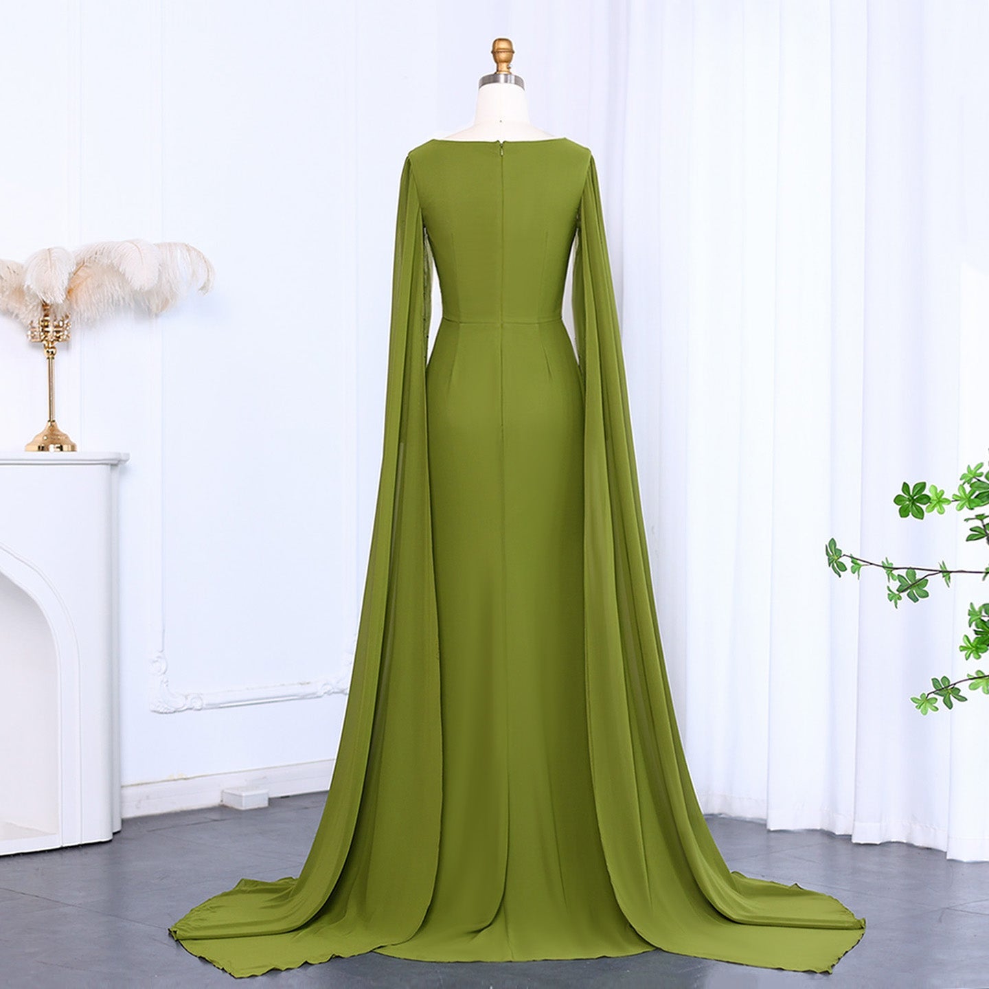 Elegant Green Long Sleeve Evening Dress with cape