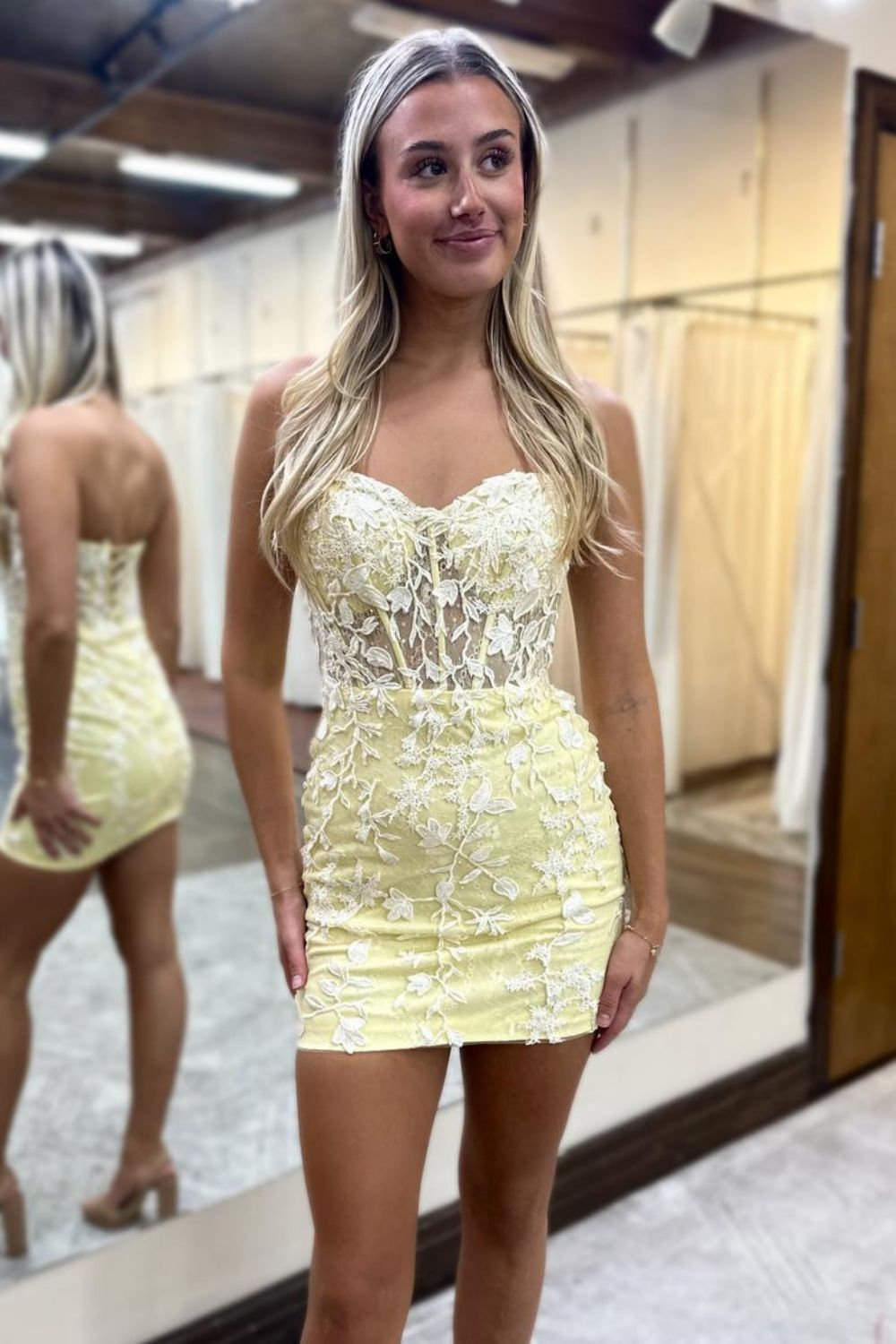 Cute Lace Up Short Homecoming Dress With Appliques