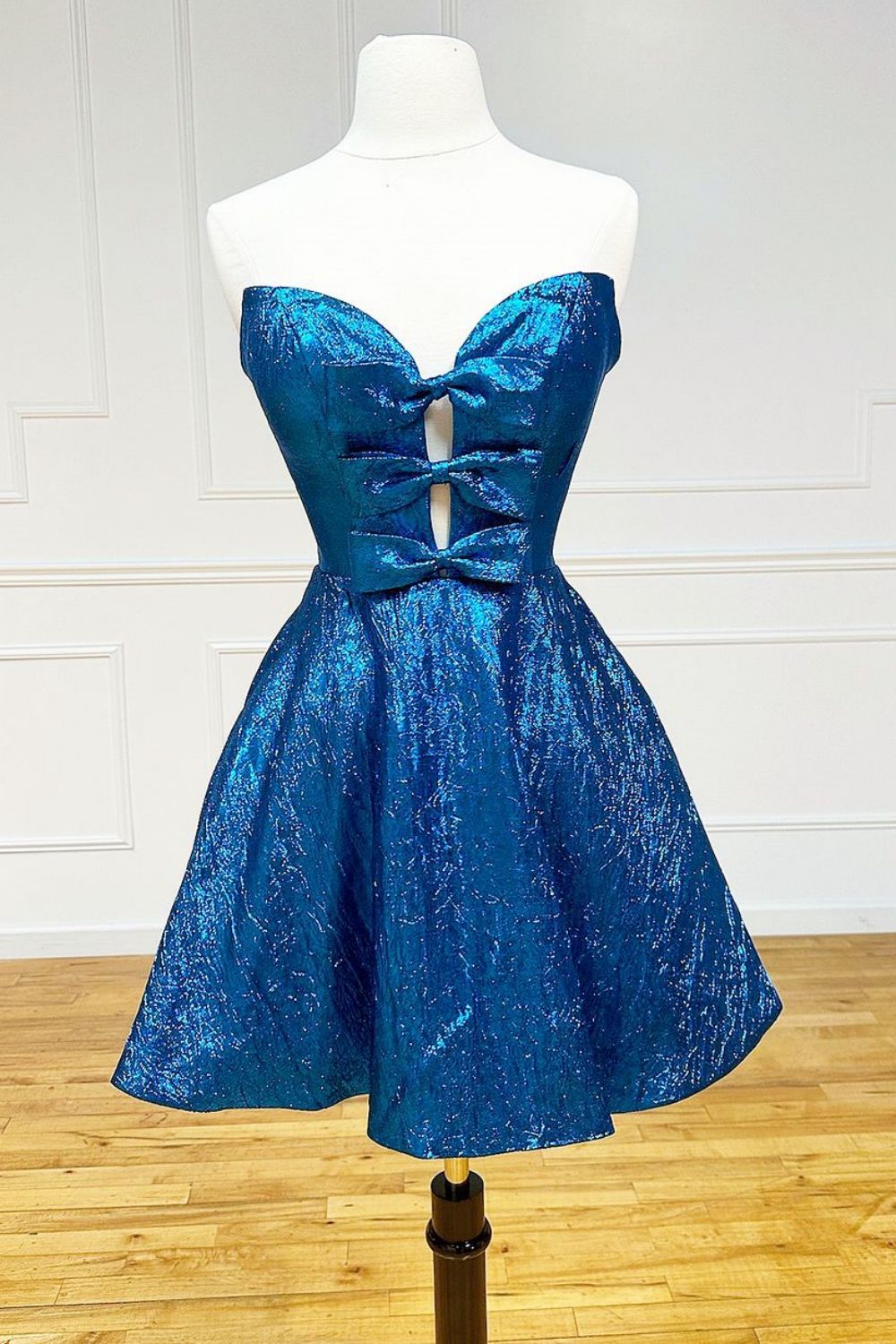 A-Line Strapless Short Glitter Homecoming Dress
