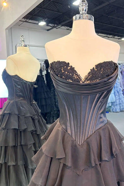 فستان حفلة موسيقية جميل على شكل قلب طويل الطبقات مع شق
