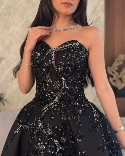 فستان سهرة ملكي أسود مع تطريز لامع