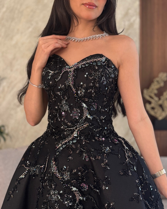 فستان سهرة ملكي أسود مع تطريز لامع