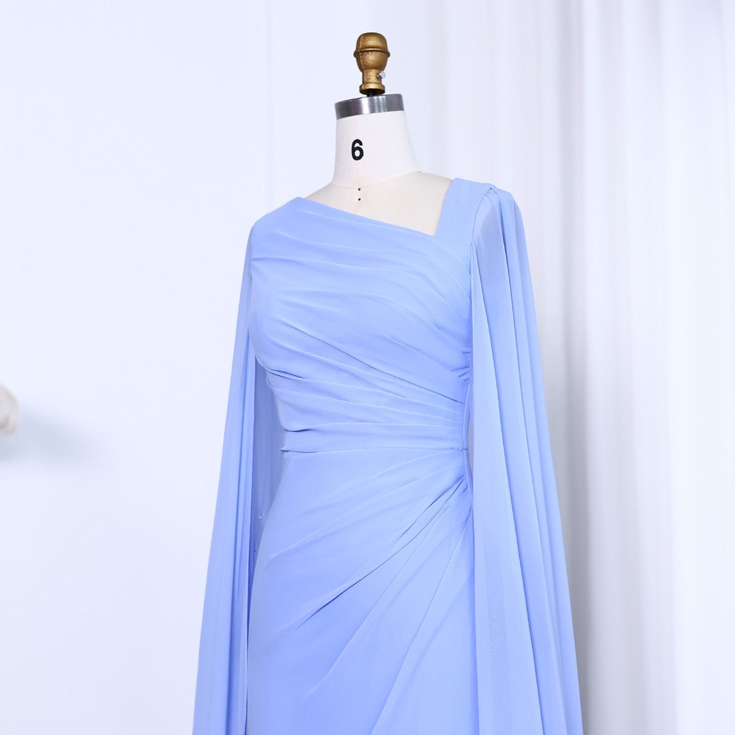 Elegant Green Long Sleeve Evening Dress with cape