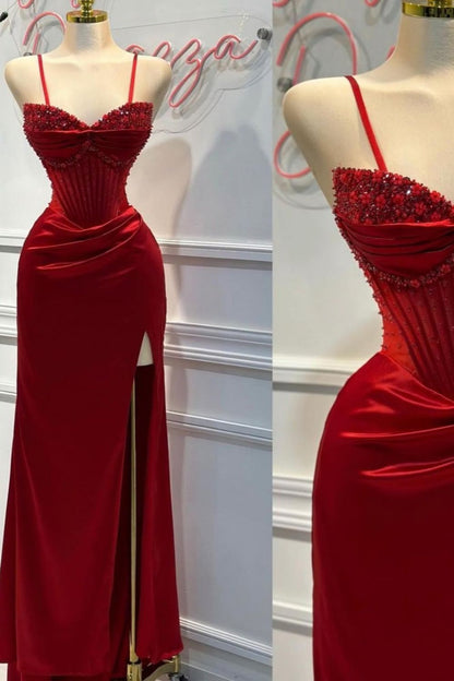 فستان رسمي طويل من الساتان بتصميم حورية البحر الأنيق
