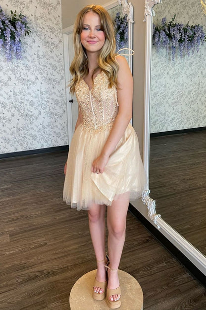 Chic A-Line Short Homecoming Dress With Appliques