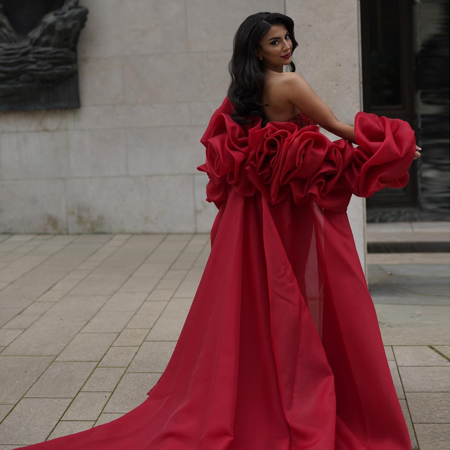 Luxury Pearl Red Evening Dress with 3D Flowers Cape